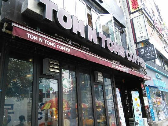 Tom N Toms Coffee Busan BIFF Square